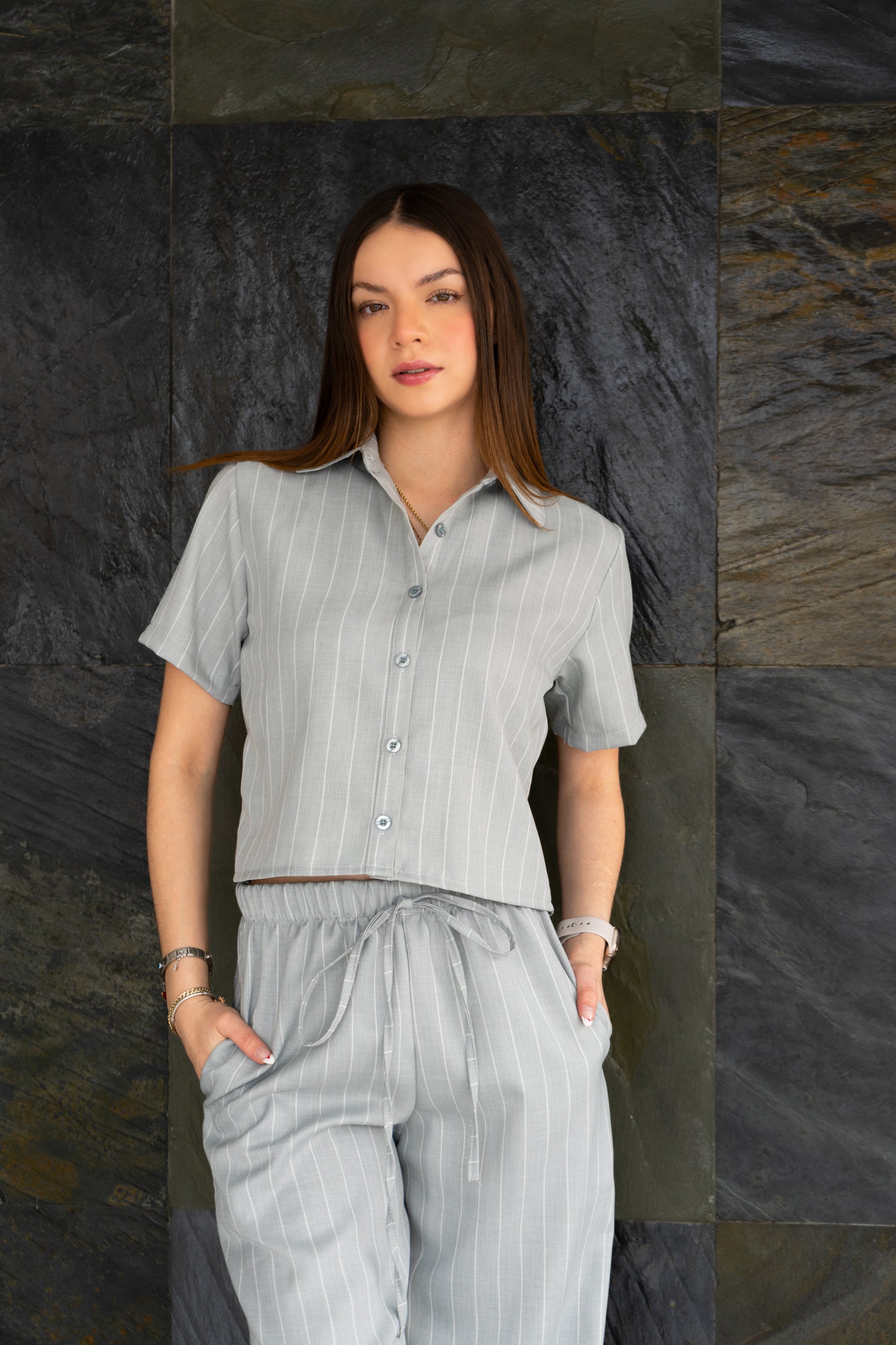 Camisas de rayas (rosa, azul y gris)